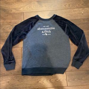 cute navy pullover sweatshirt!